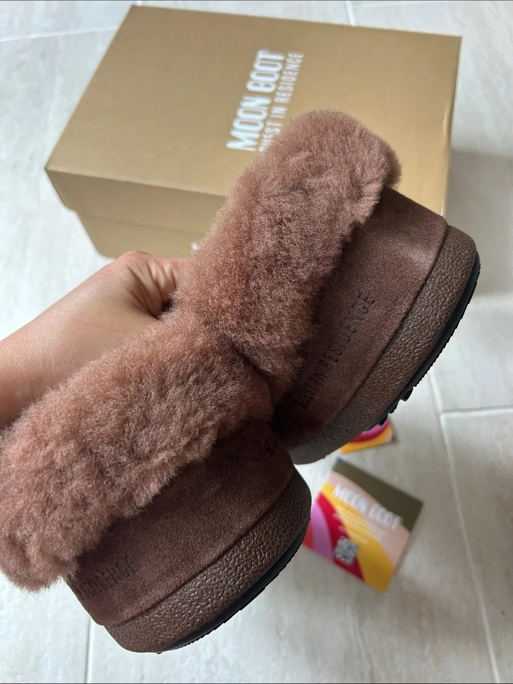 Moon Boot new box