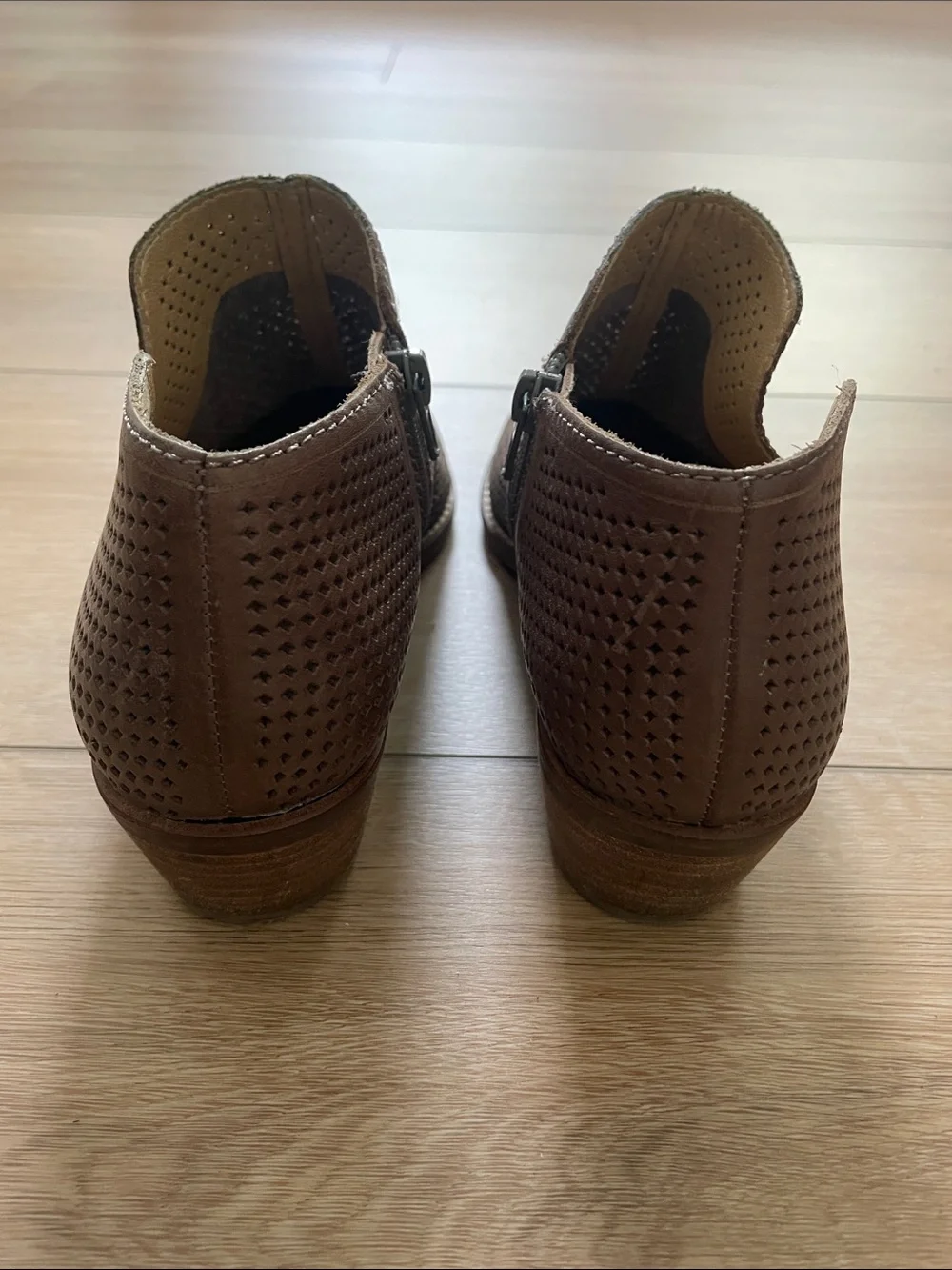 Lucky Brand zip easy style