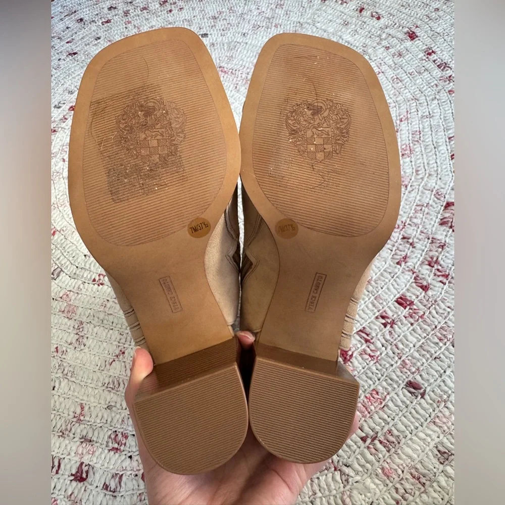Vince Camuto vince camuto