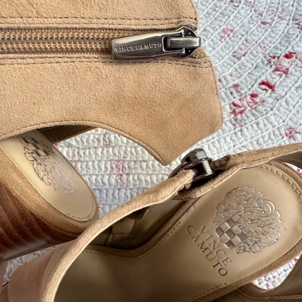 Vince Camuto vince camuto