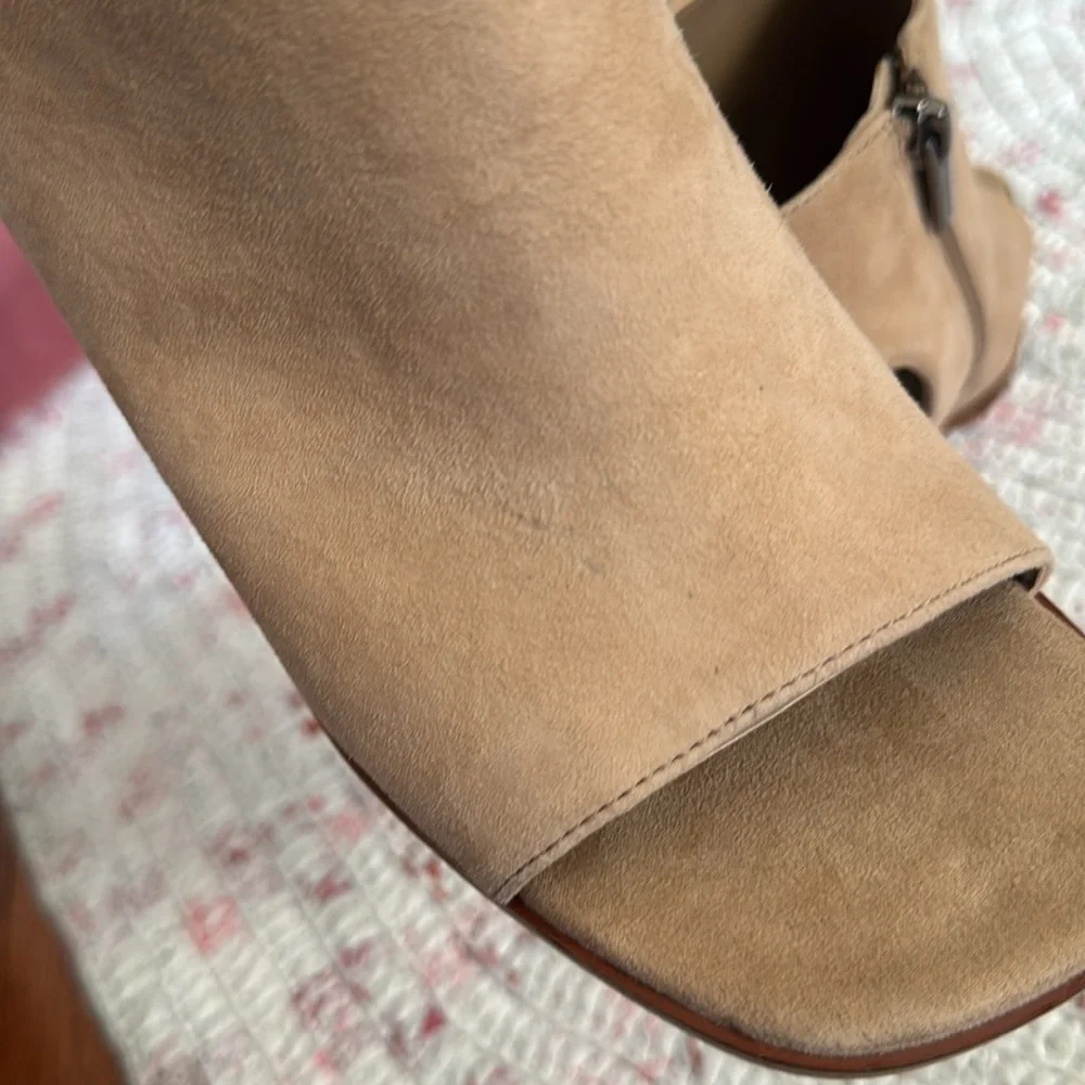 Vince Camuto vince camuto
