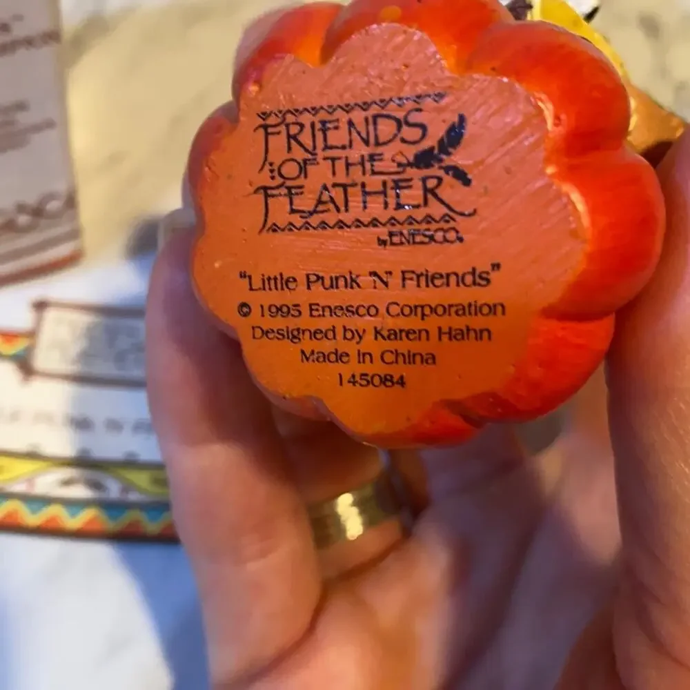Enesco friends feather