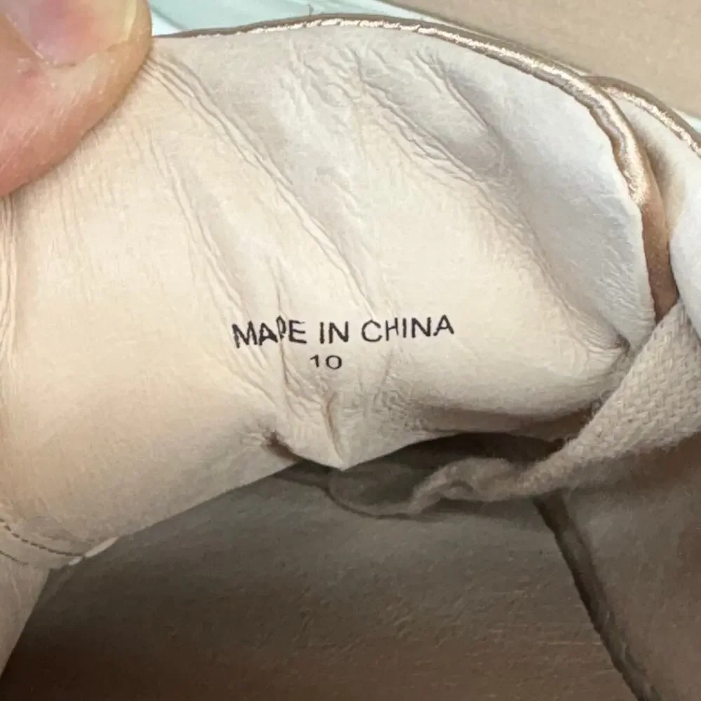 J/SLIDES fly listing
