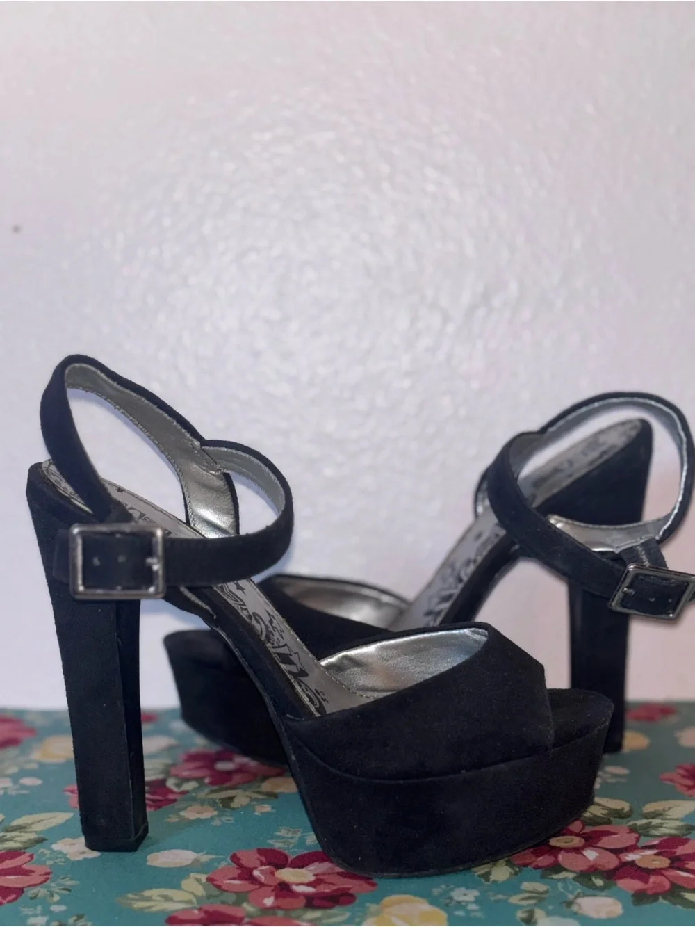 Women’s Suede Platform Heels With Ankle Stap, Size 6.5