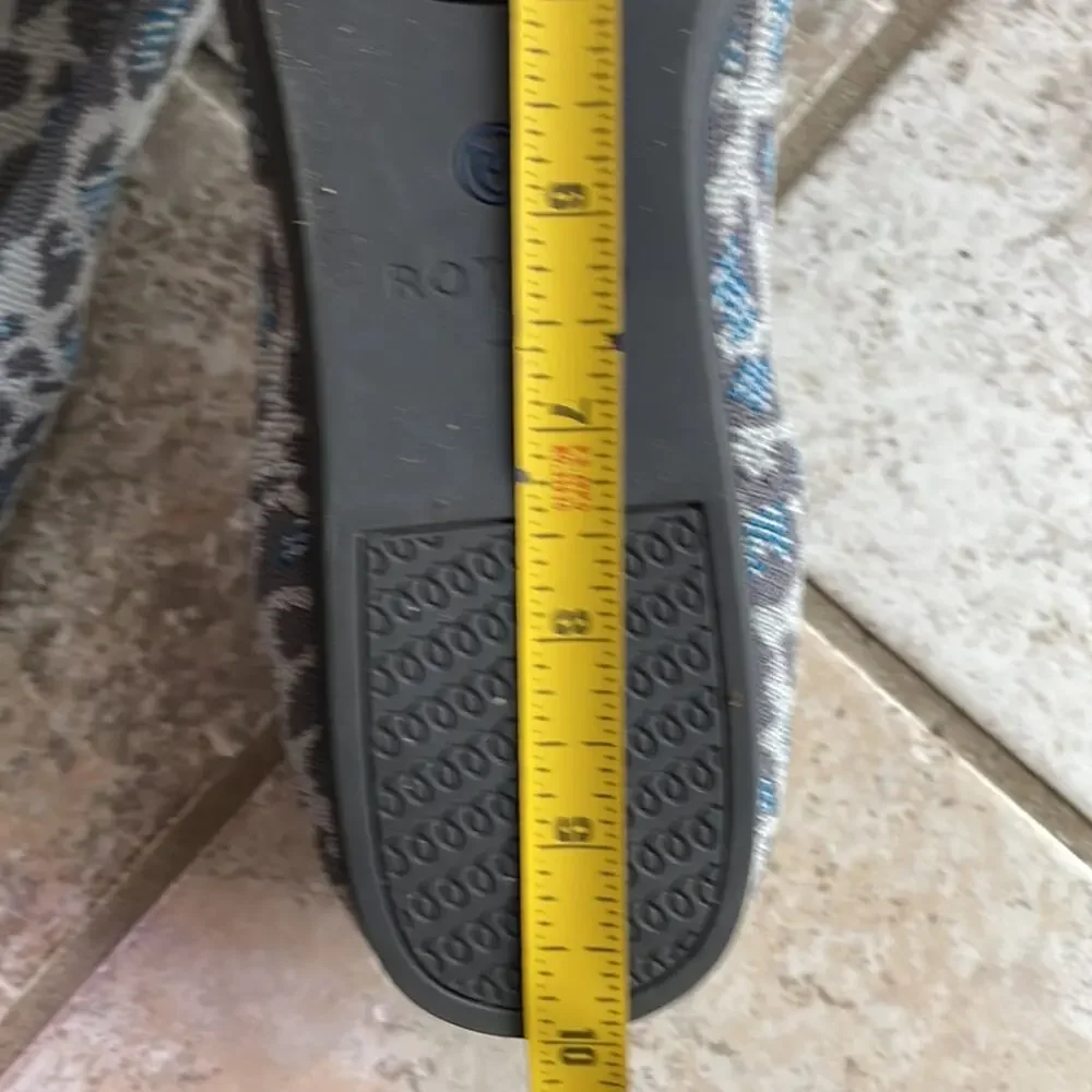 Rothys very good
