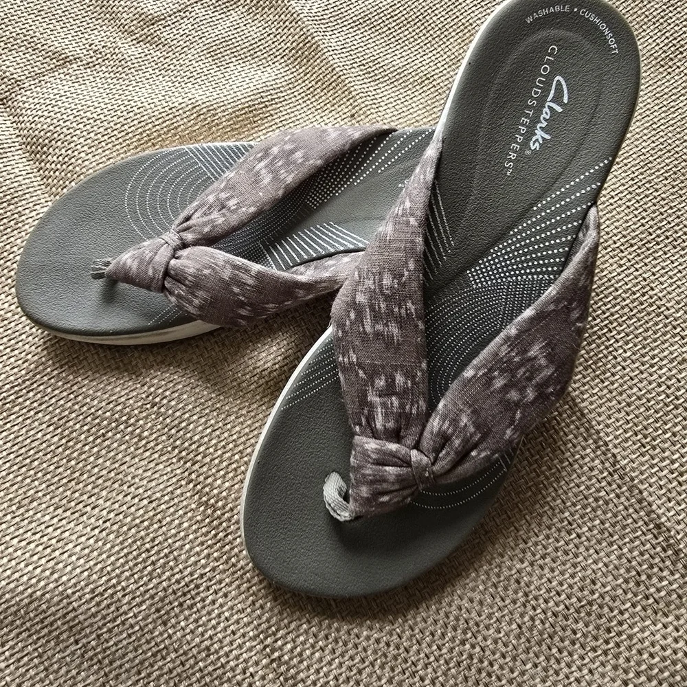 Clarks Gray Braided Sandals Comfort-Focused Design
