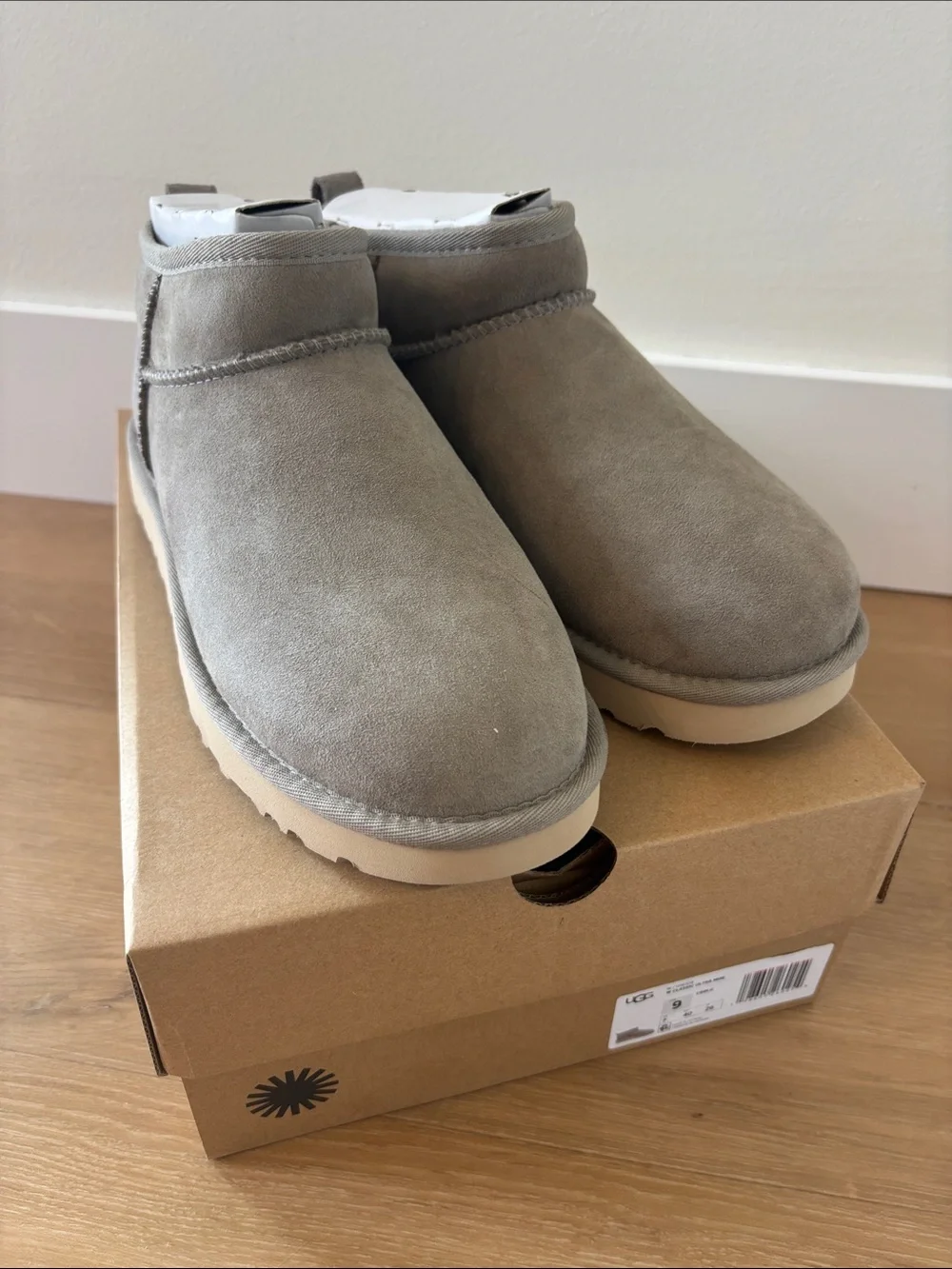 UGG classic mini