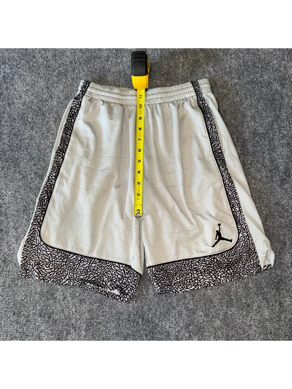 Jordan has drawstrings