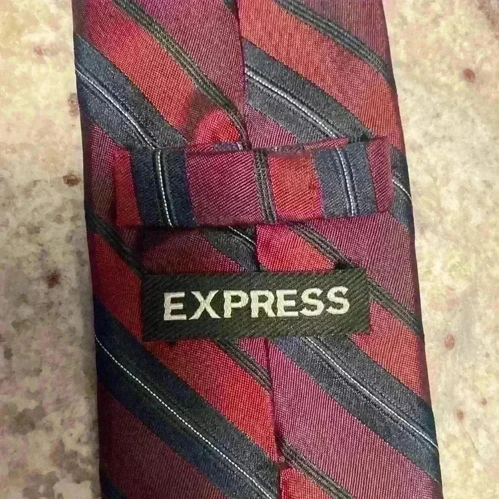 Express striped tie