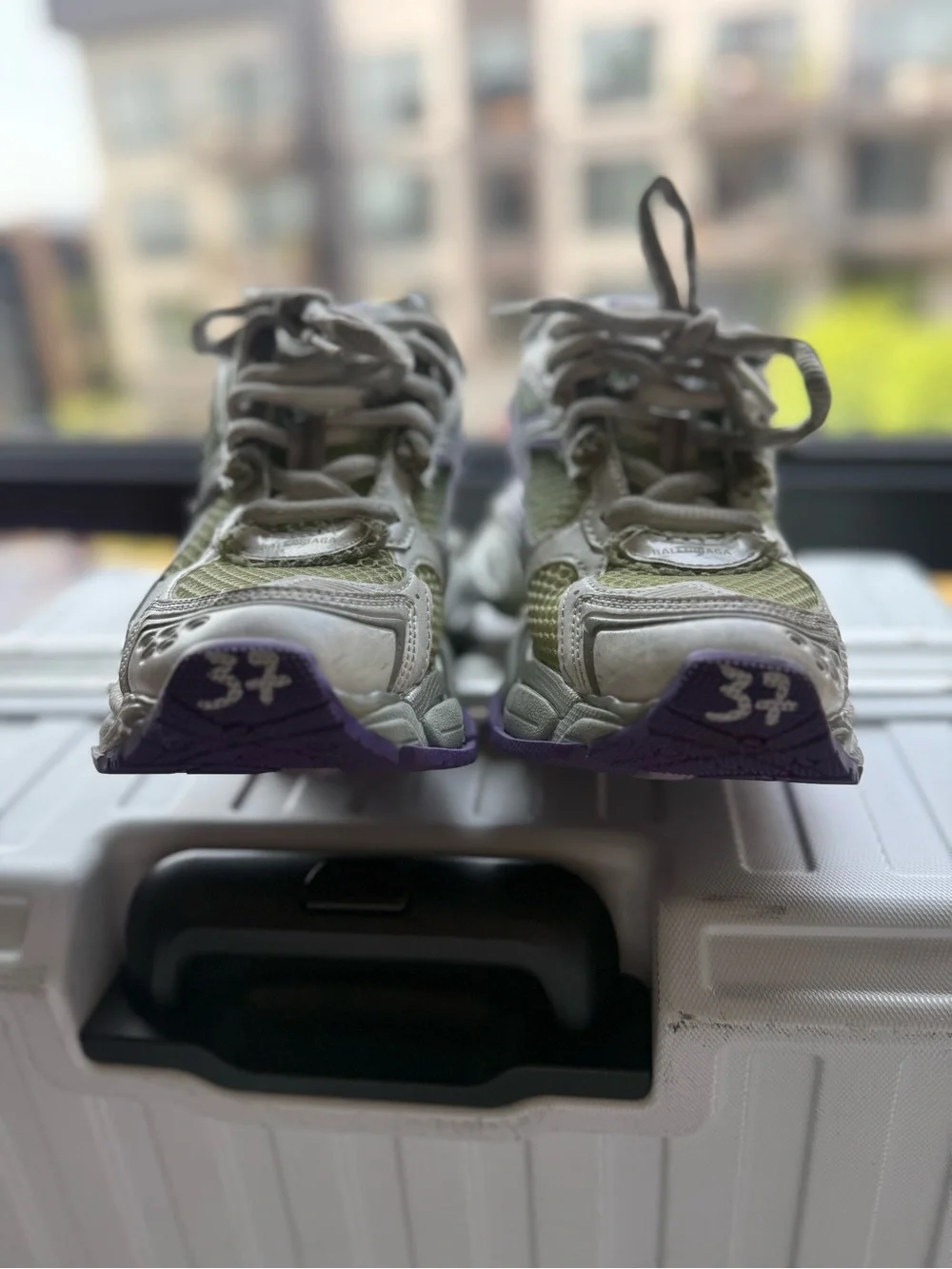 Balenciaga authentic runner