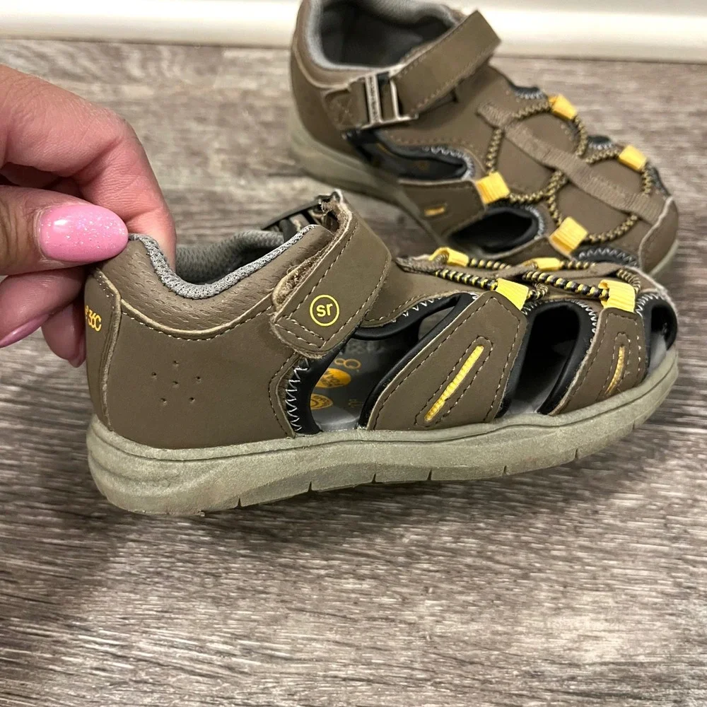 Stride Rite 360 Brown Flux Closed Toe Outdoor Fisherman Sandals Kids Size 8