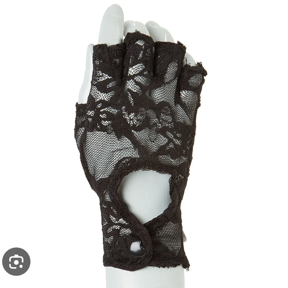 Claires chic white