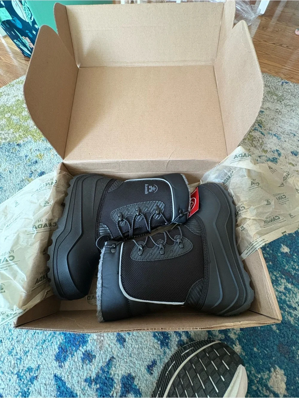 NWT 🎿 Kamik Black Kids Snow Boot with Gray Trim