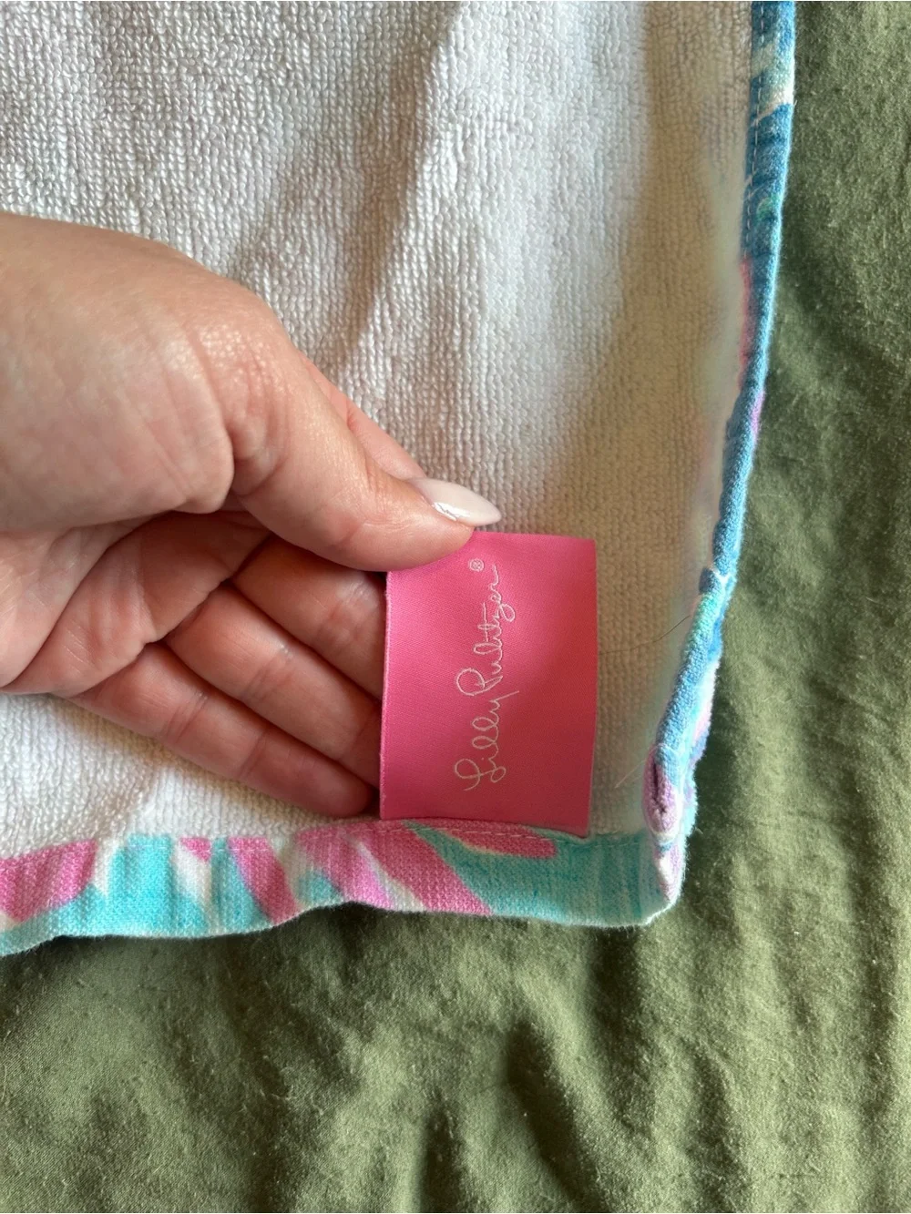 NWOT Lilly Pulitzer splendor in the sand beach towel
