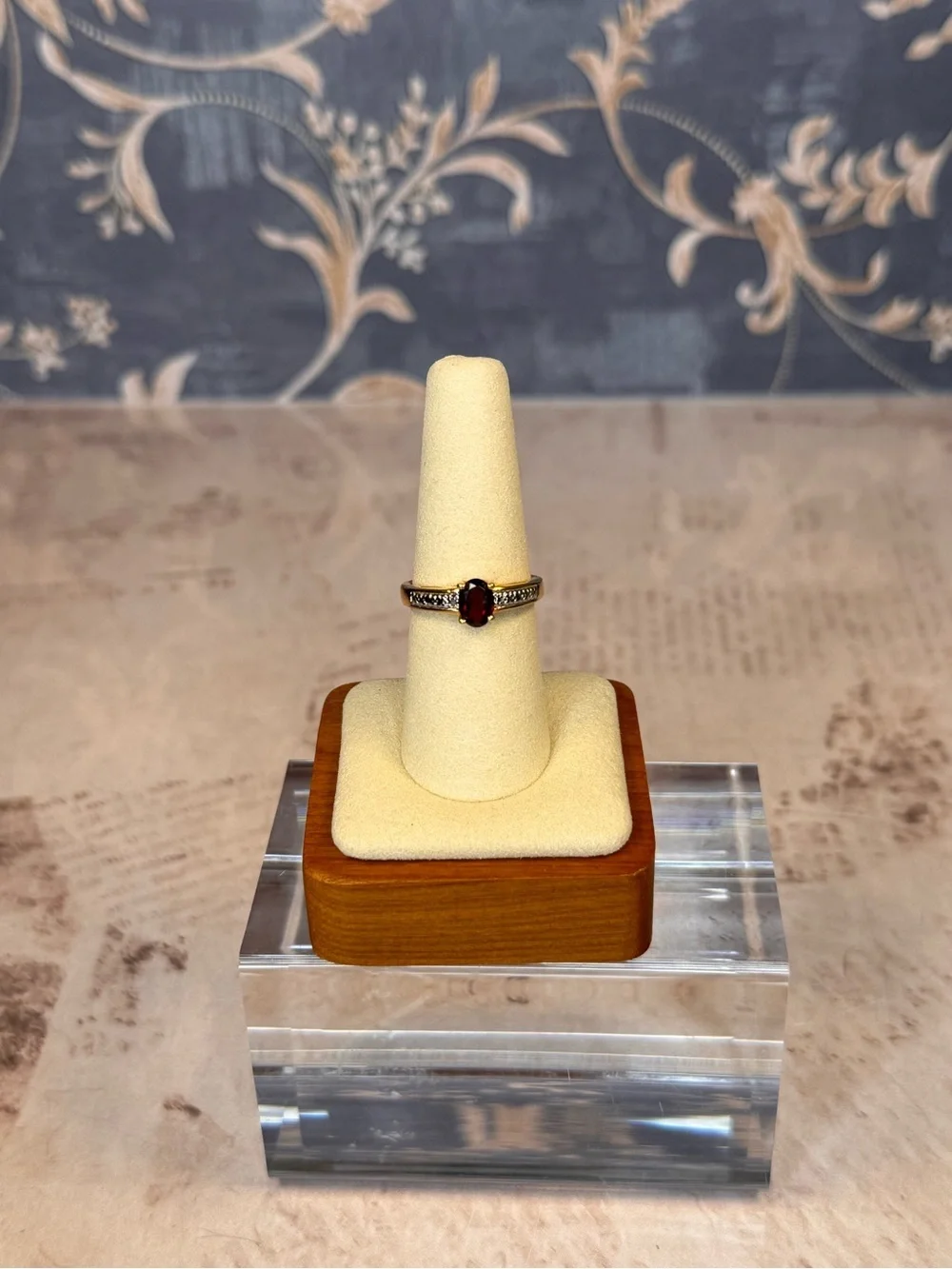 Vintage Garnet Tone Ring Gold Tone Clear Accent Stones Size 8 D8