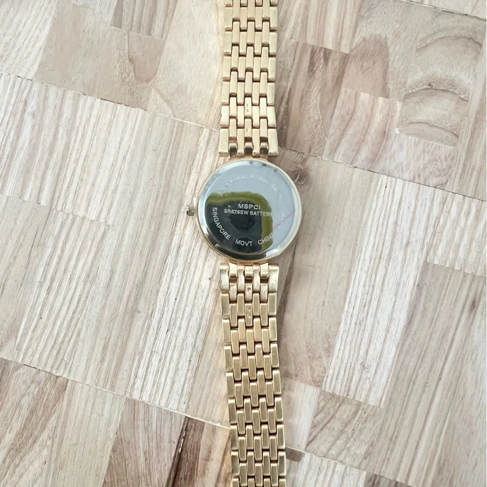 Unbranded mens gold tone dress watch NEW BATTERY