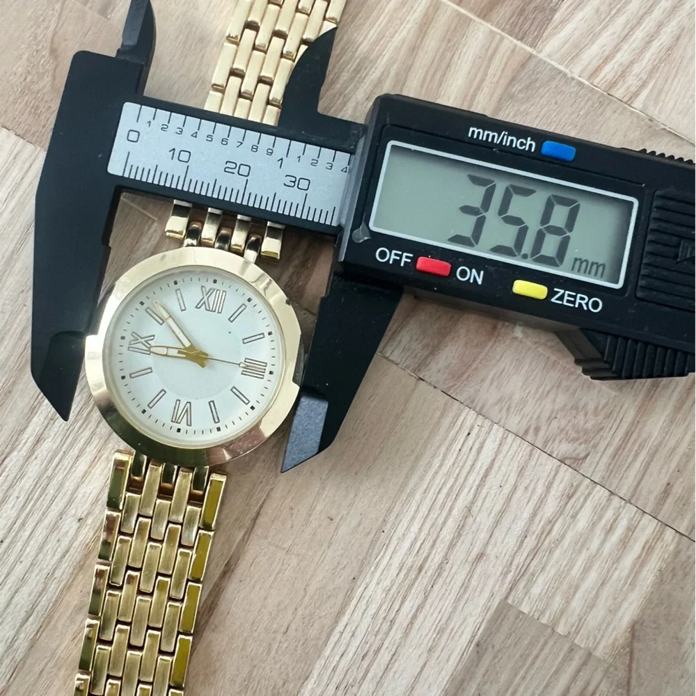 Unbranded mens gold tone dress watch NEW BATTERY