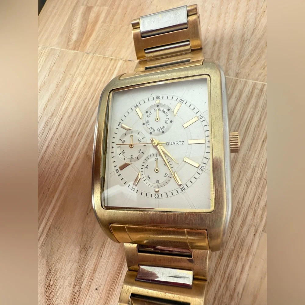 Unbranded mens rectangular two tone watch NEW BATTERY