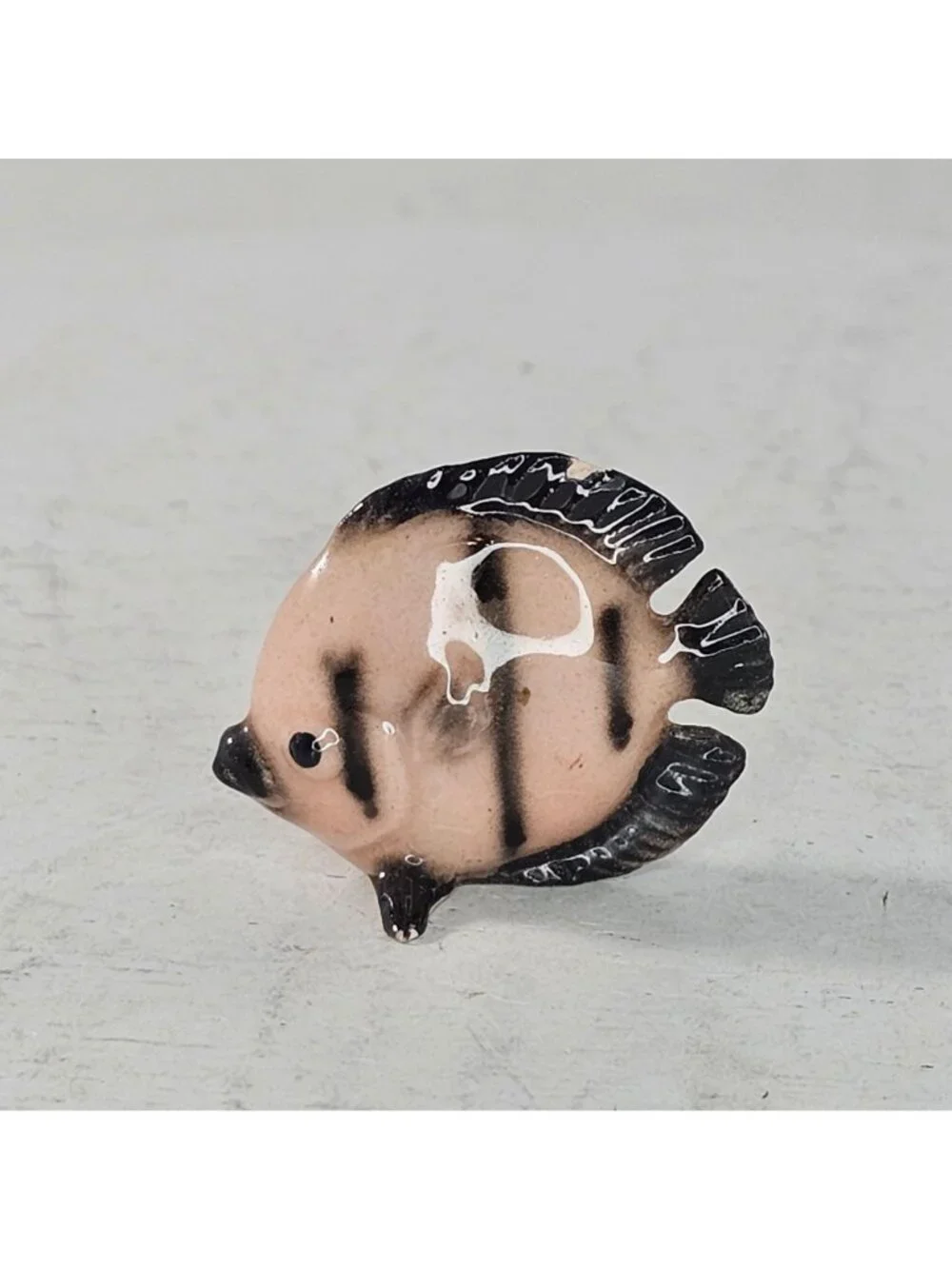 Hagen Renaker Flat Fish Miniature Figurine Pink Black *CHIPPED*