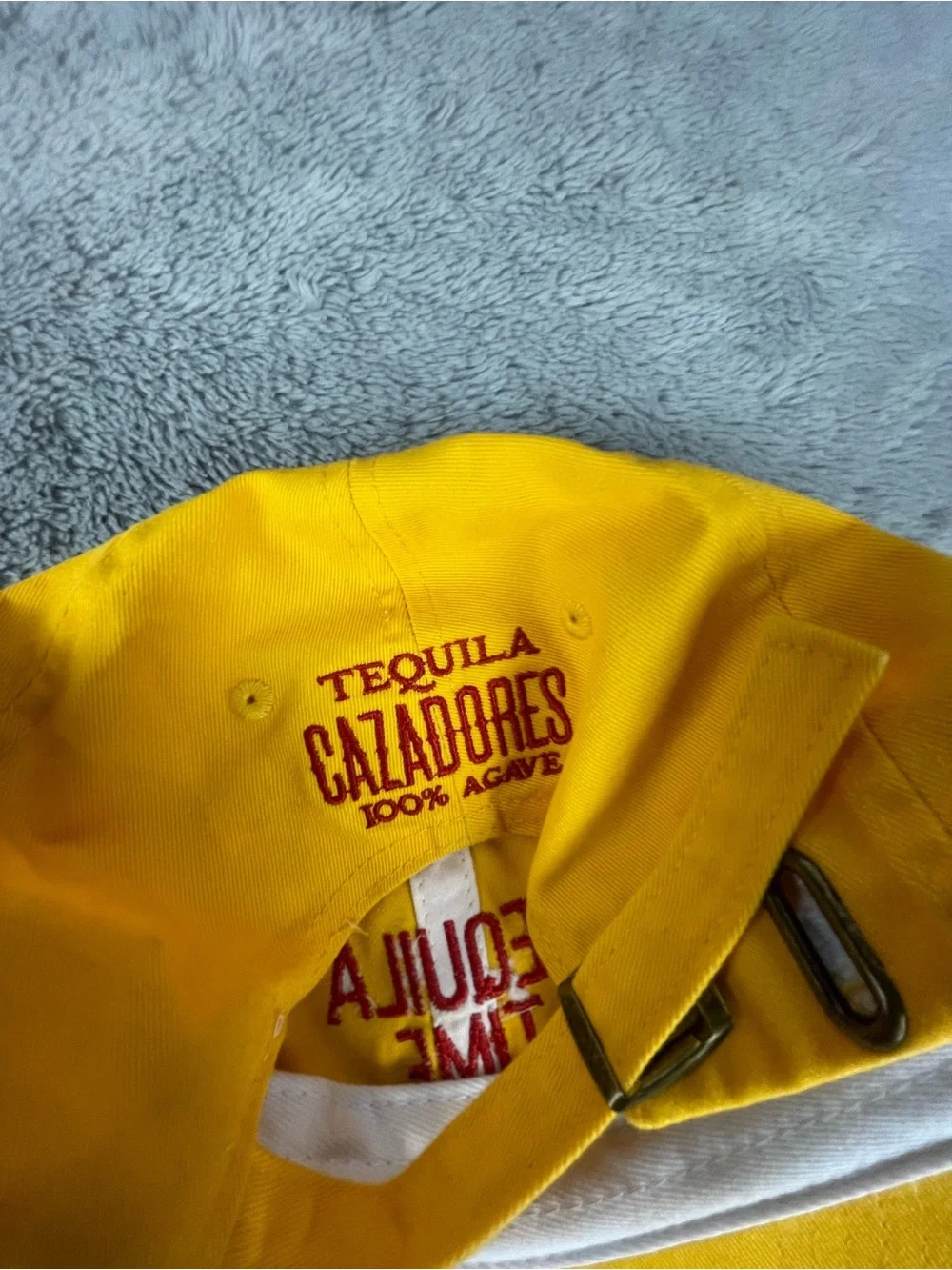 Cazadores bright yellow