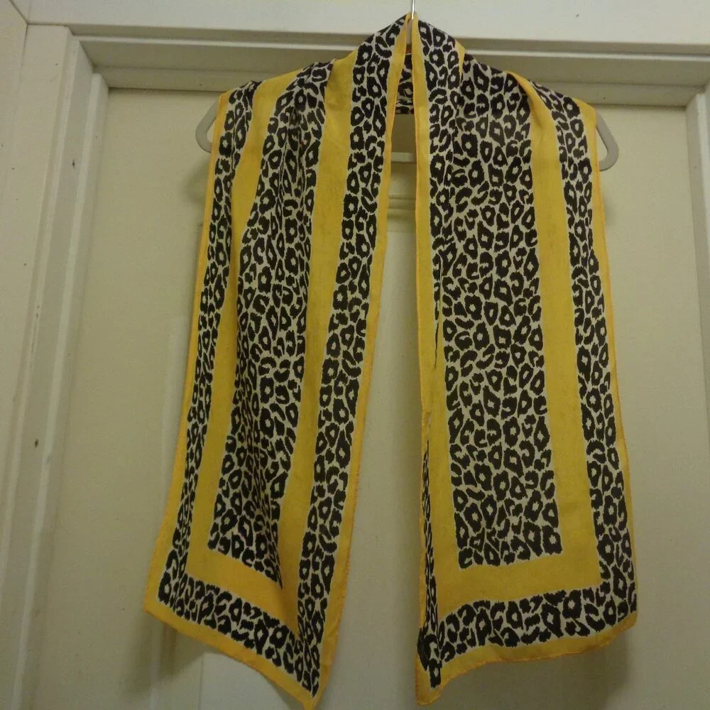 TRENDING RETRO YELLOW CHEETAH SILK SCARF