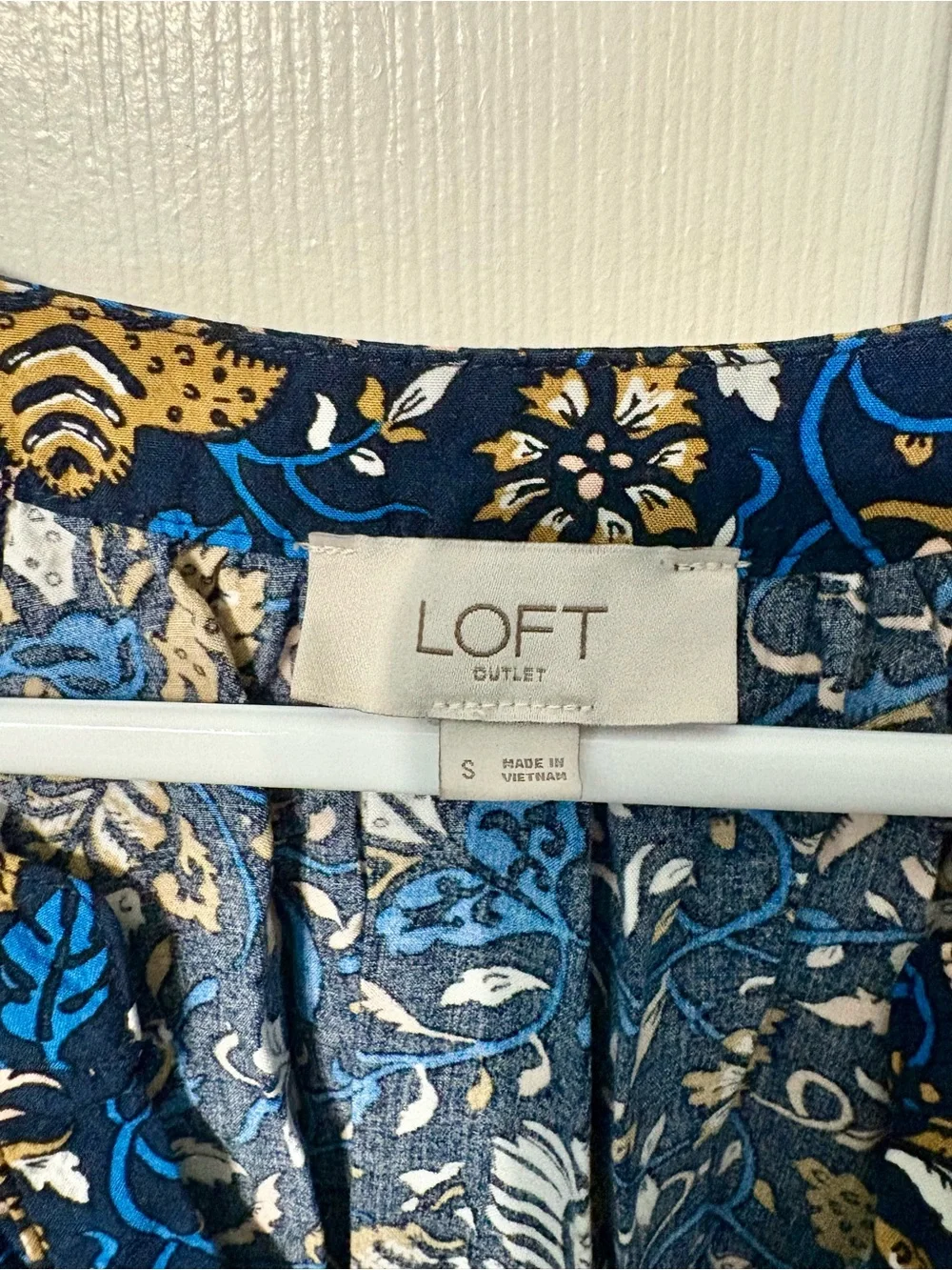 LOFT Navy Floral Puff-Sleeve Blouse with Gold Accents