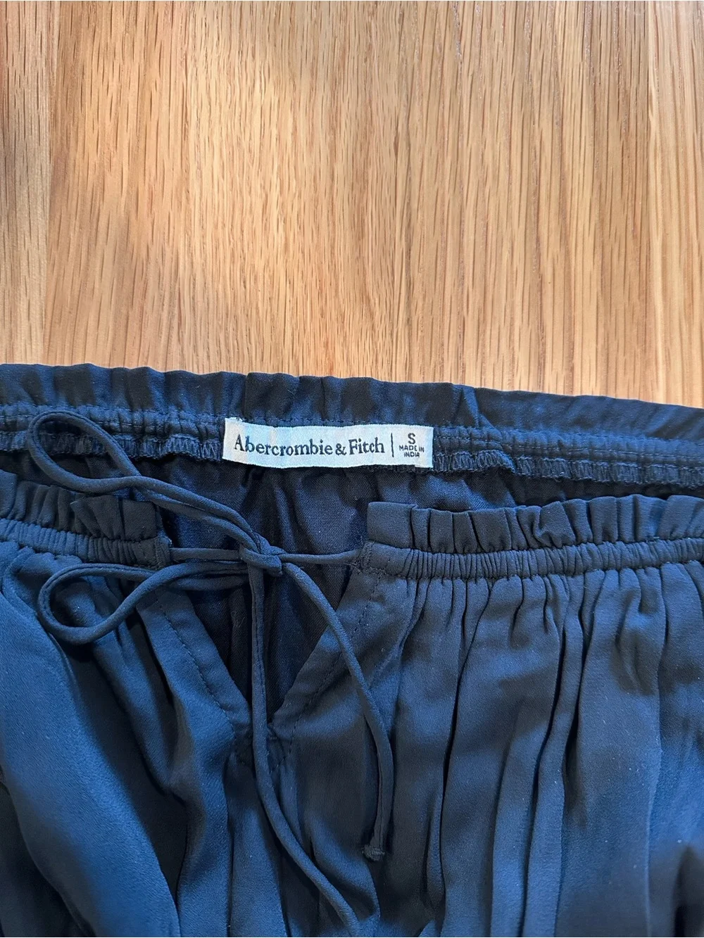 Abercrombie & Fitch smocked sleeves