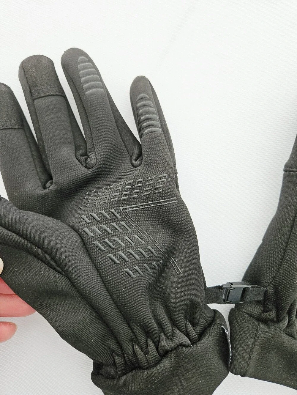 N/A comfortable black