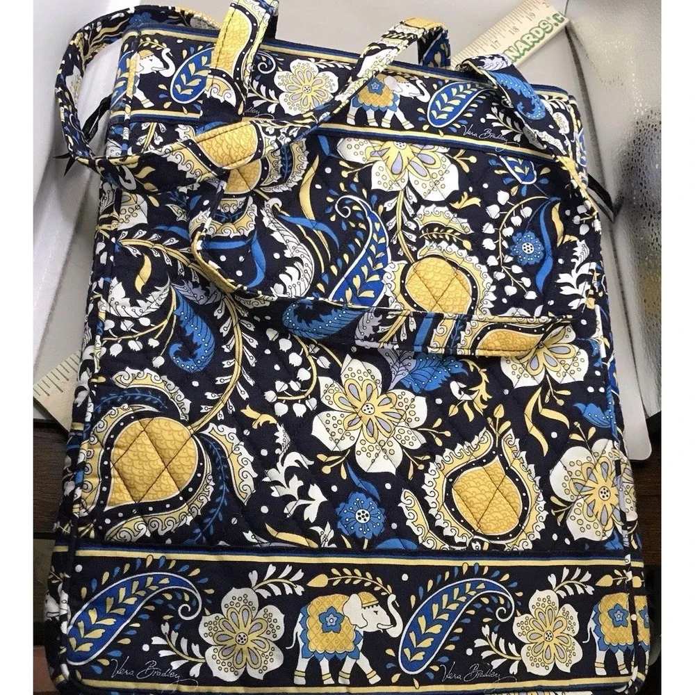 Vera Bradley Ellie Blue Retired Fabric Covered Hardshell‎ Laptop Portfolio
