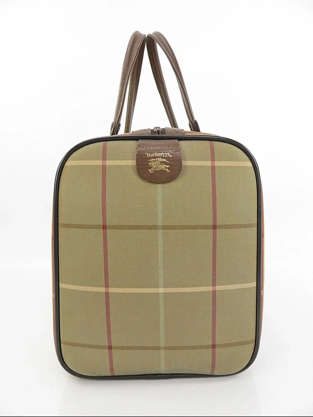Burberry stylish duffel