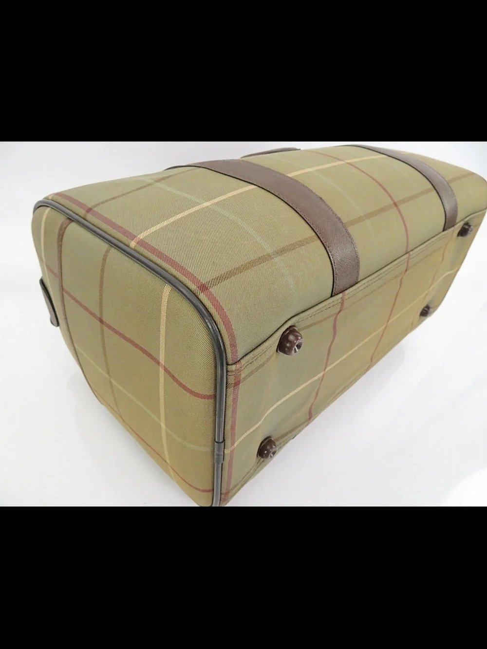 Burberry stylish duffel