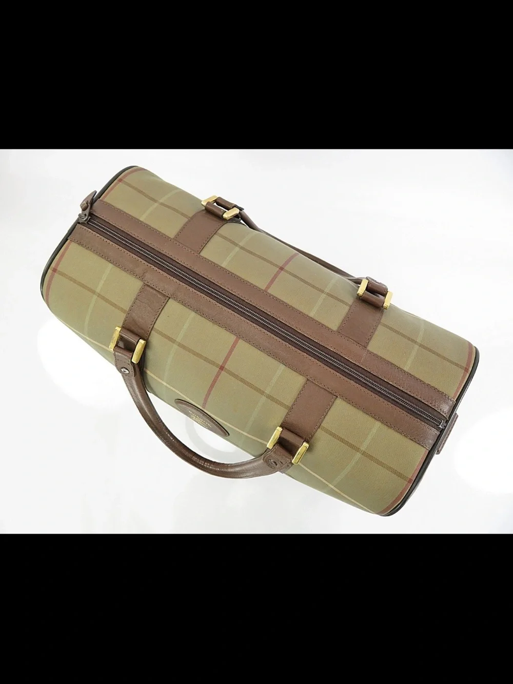 Burberry stylish duffel