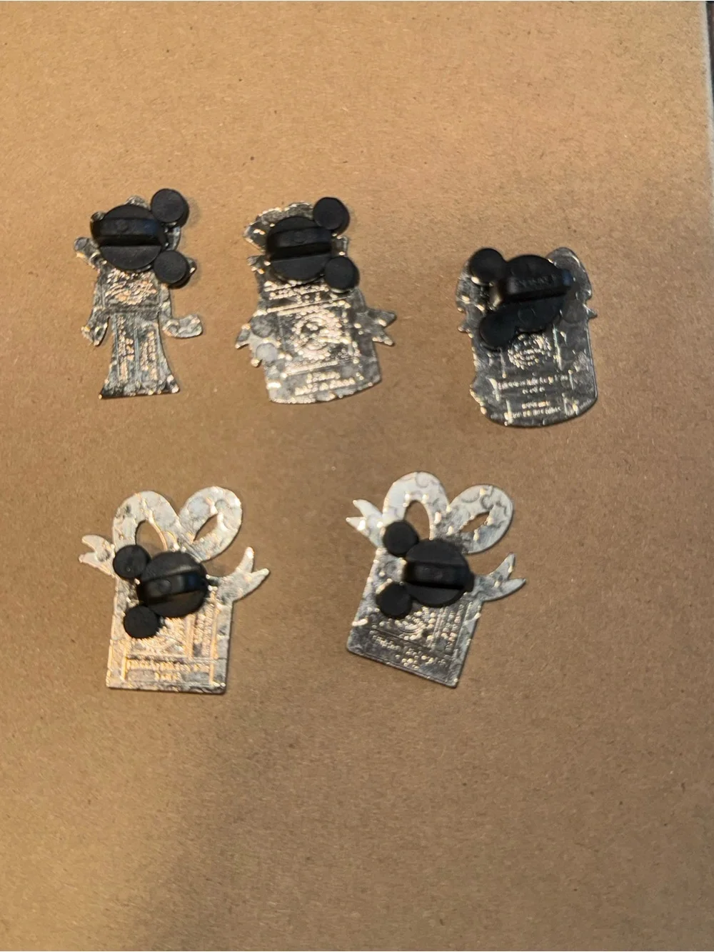 Disney Present Pins set of 6 - 2019 hidden mickey