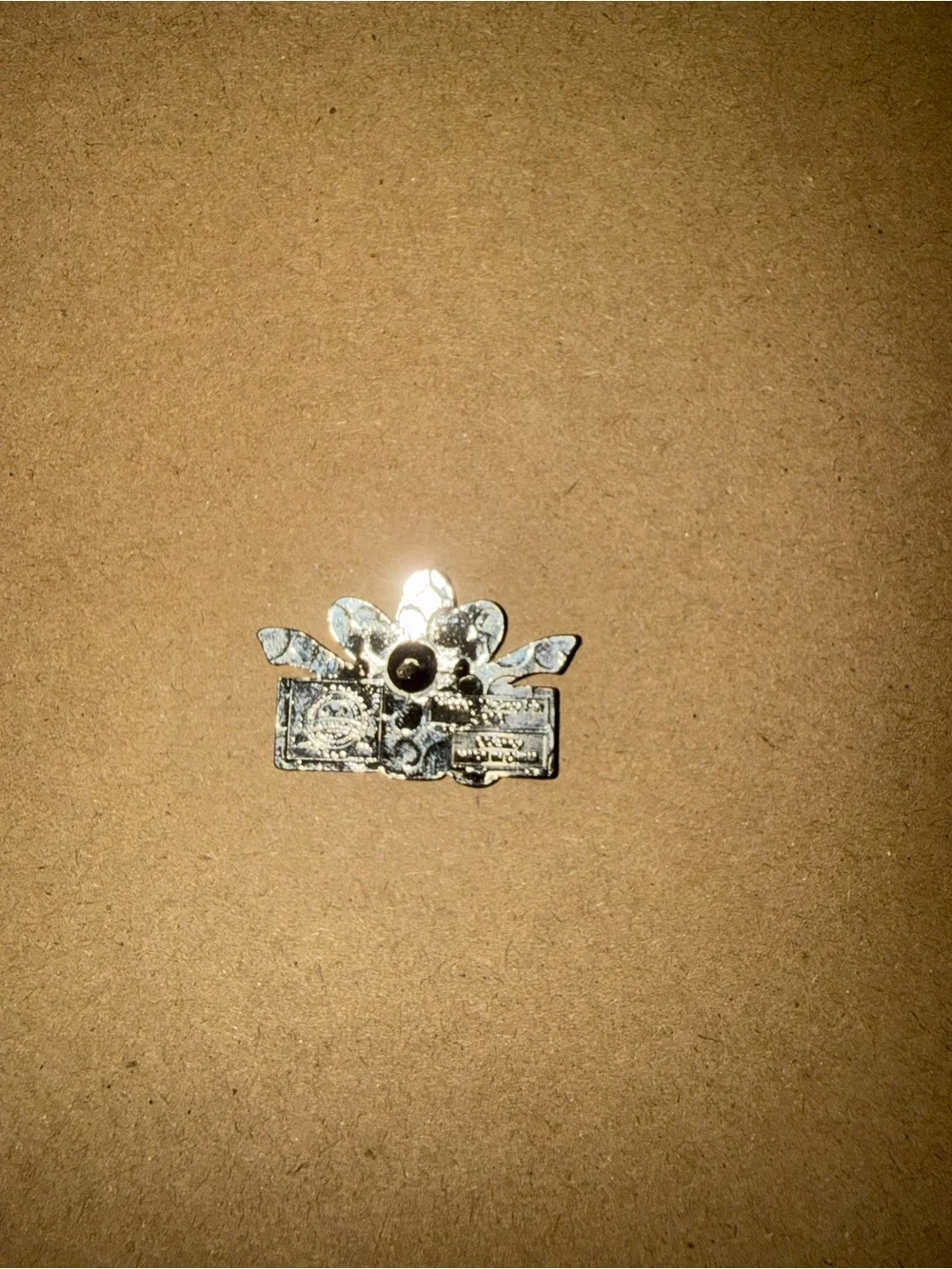 Disney Present Pins set of 6 - 2019 hidden mickey
