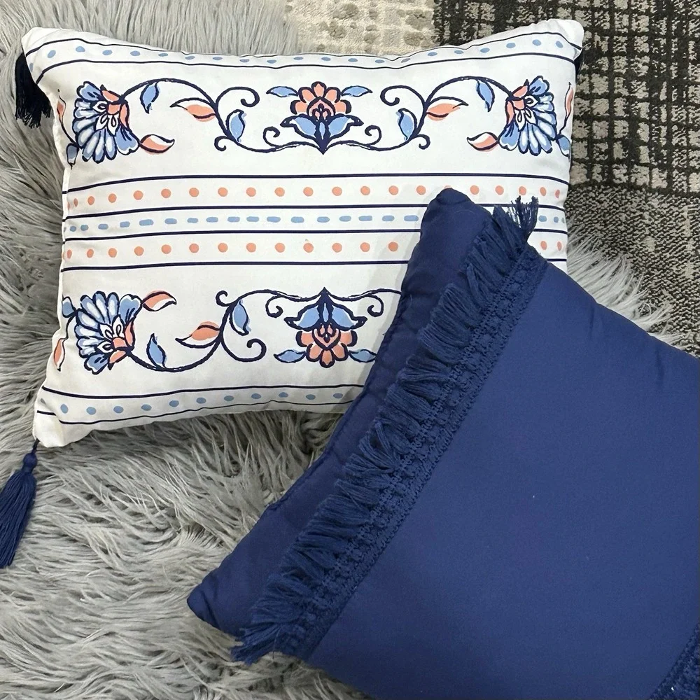 Mainstays throw pillow