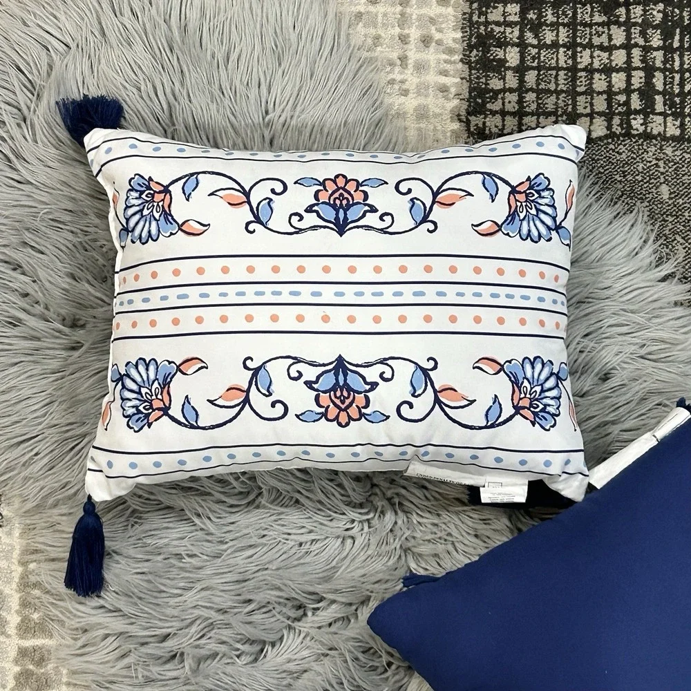 Mainstays throw pillow