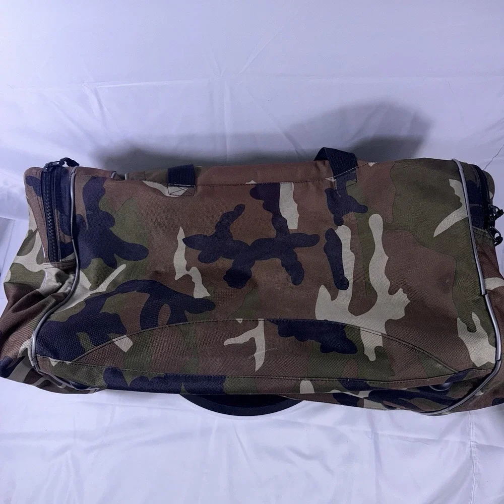 Vintage Y2k REEBOK Camo Nylon Duffle Gym Carry-On Luggage Bag Black Green