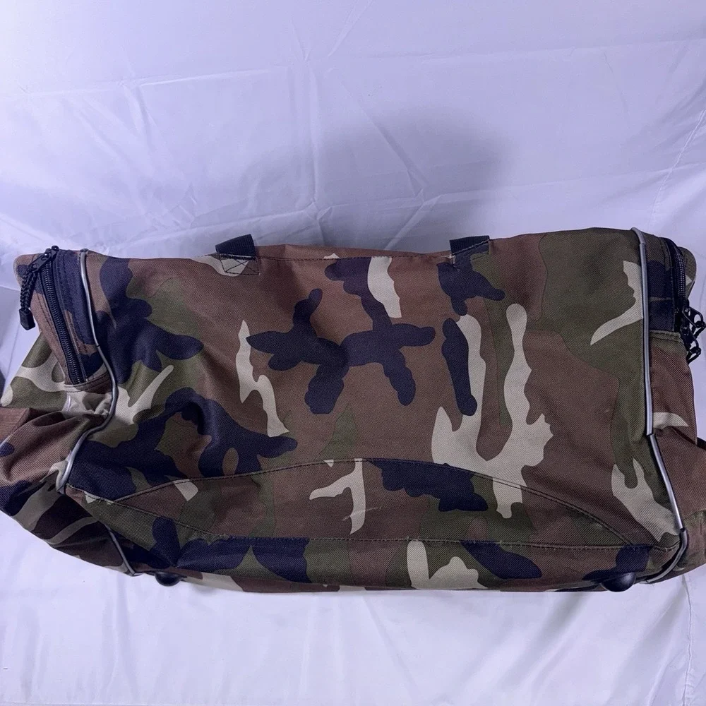 Vintage Y2k REEBOK Camo Nylon Duffle Gym Carry-On Luggage Bag Black Green