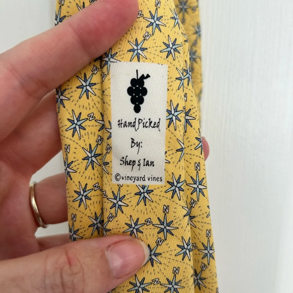 Vineyard Vines stylish yellow