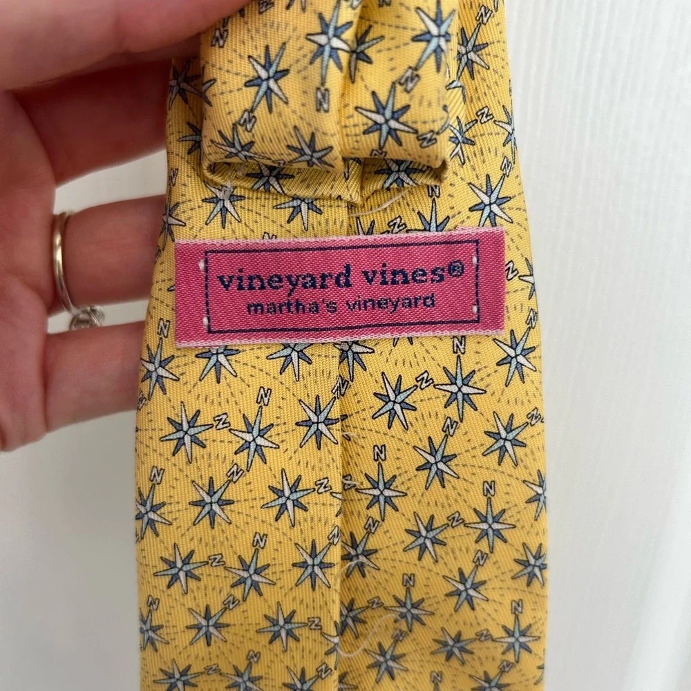Vineyard Vines stylish yellow