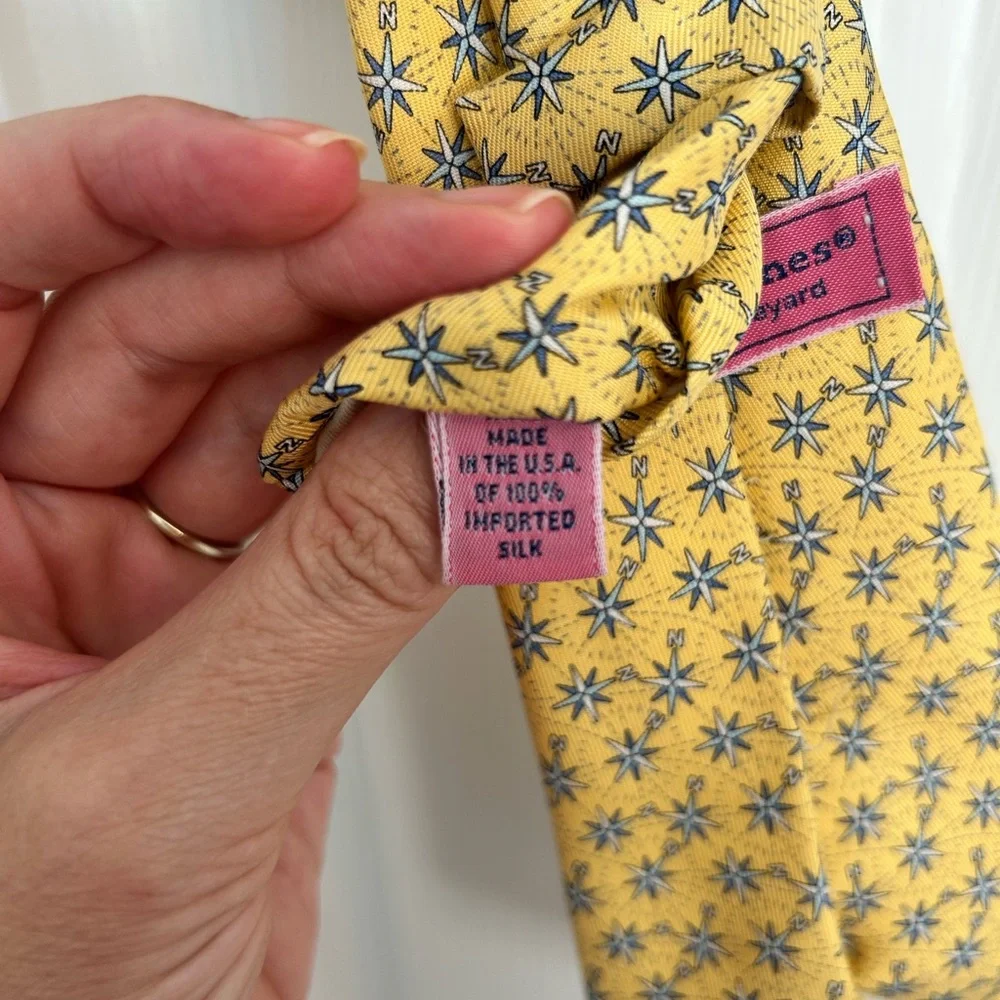 Vineyard Vines stylish yellow