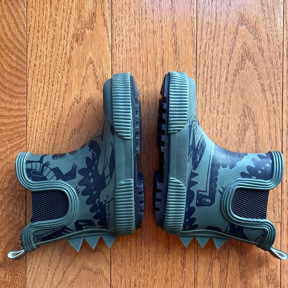 H&M, Boy’s Rubber boots, Dark green/dark blue, Patterned, Dino size 8.5