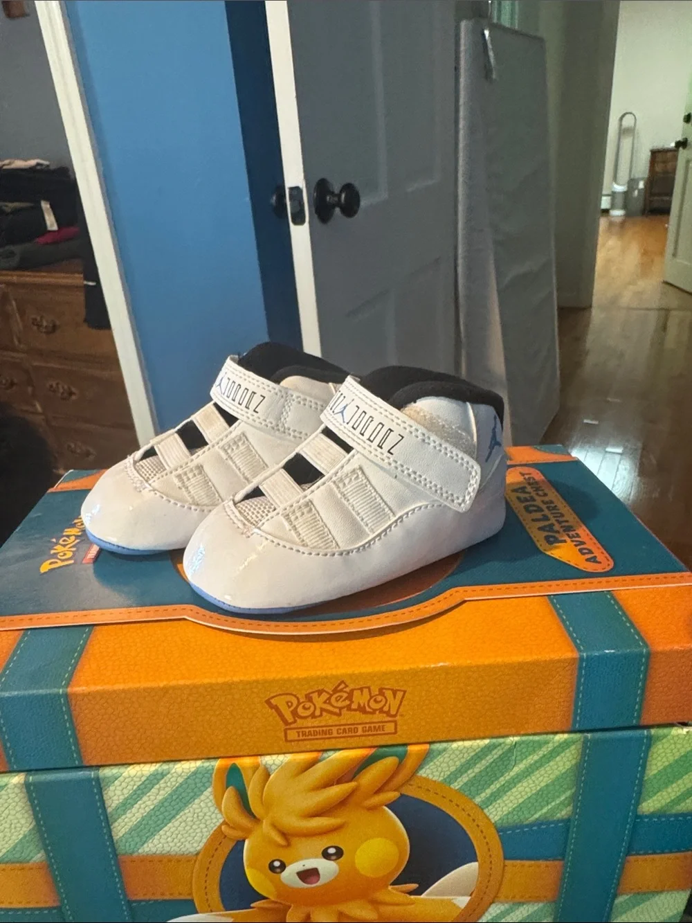 Nike Air Jordan 11 Baby White Slip-On Athletic Crib Shoes size 3c