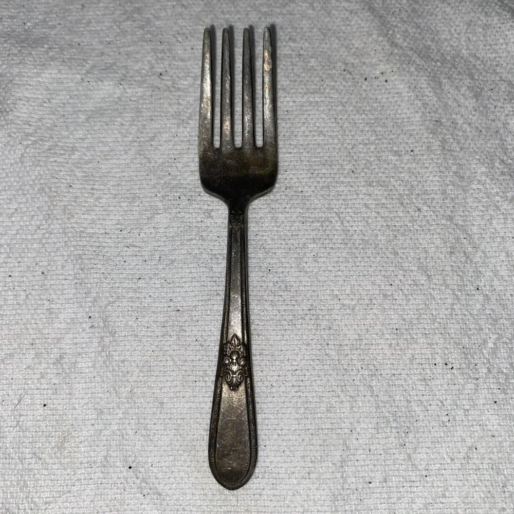 1847 Rogers Bros spoon pattern fork