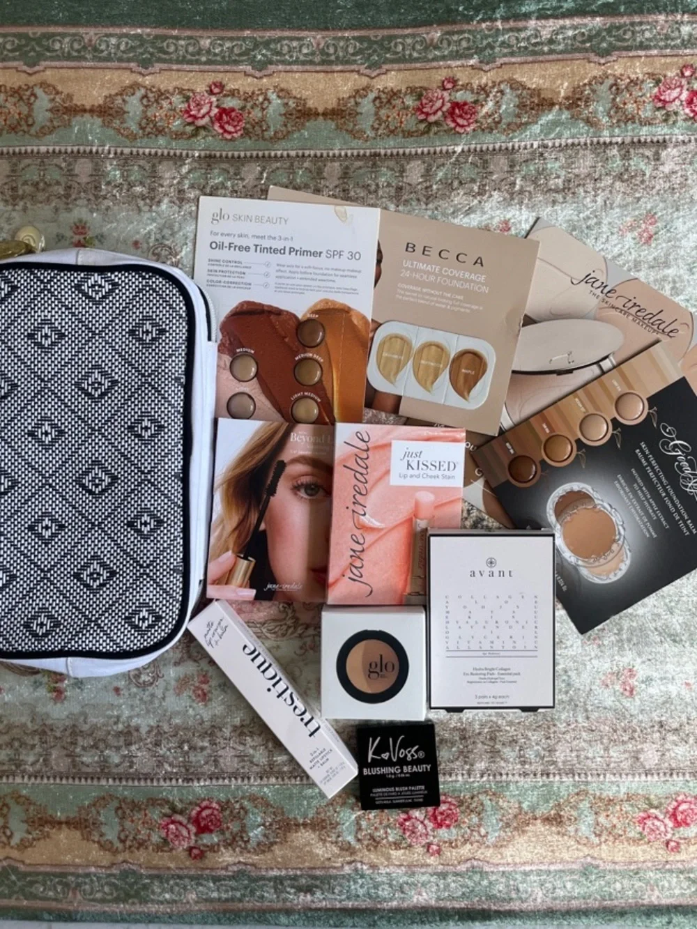 jane iredale includes foundation