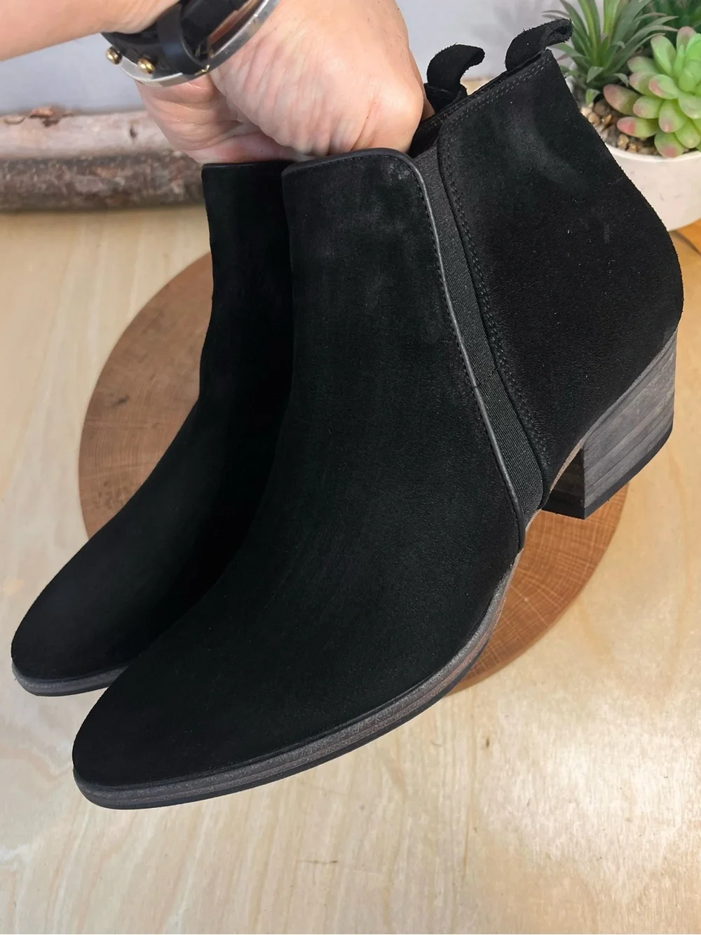 NWOB Aquatalia Marvin K Black Suede Booties Black Sole Size 9