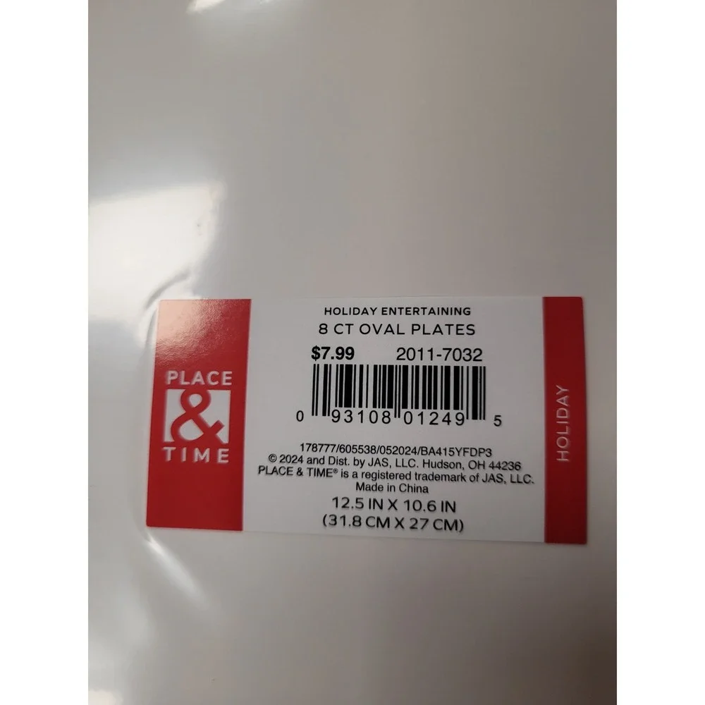 Place Time‎ Holiday Paper Plates 8 Count Oval NEW  8$ea pkg; 2 pkgs