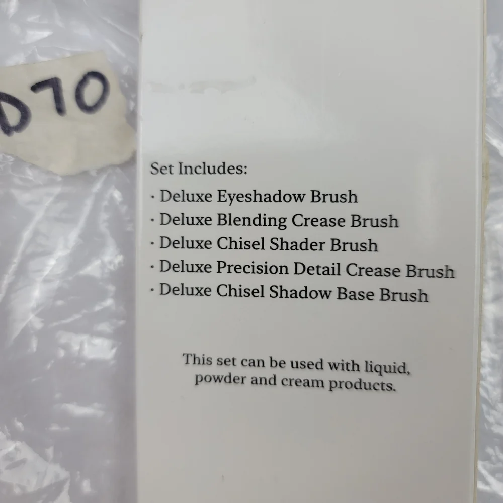 NWT Crown All eyes‎ on you vegan makeup brush set