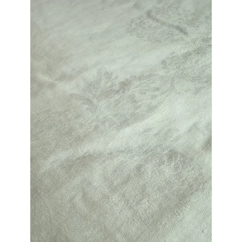 Vtg. WHITE DAMASK Chrysanthemum Flower LINEN TABLECLOTH 67 X 84” Bridal Wedding