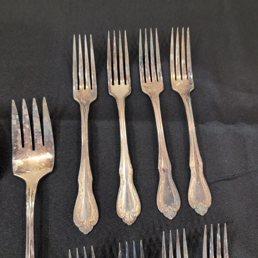 Wm A Rogers Oneida Silverplate Flatware Set 11pc Floral Scrolled Serving Forks
